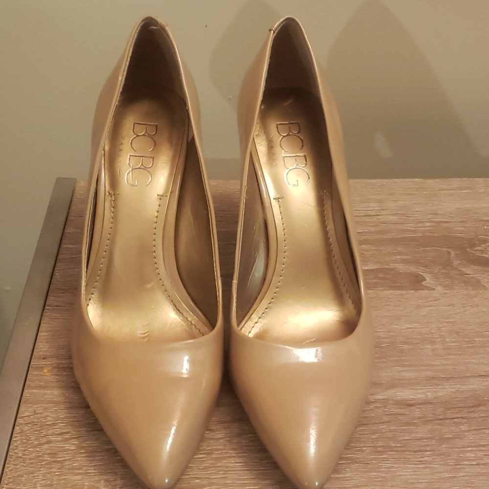 Size 8 BCBG 3" Stiletto pumps
